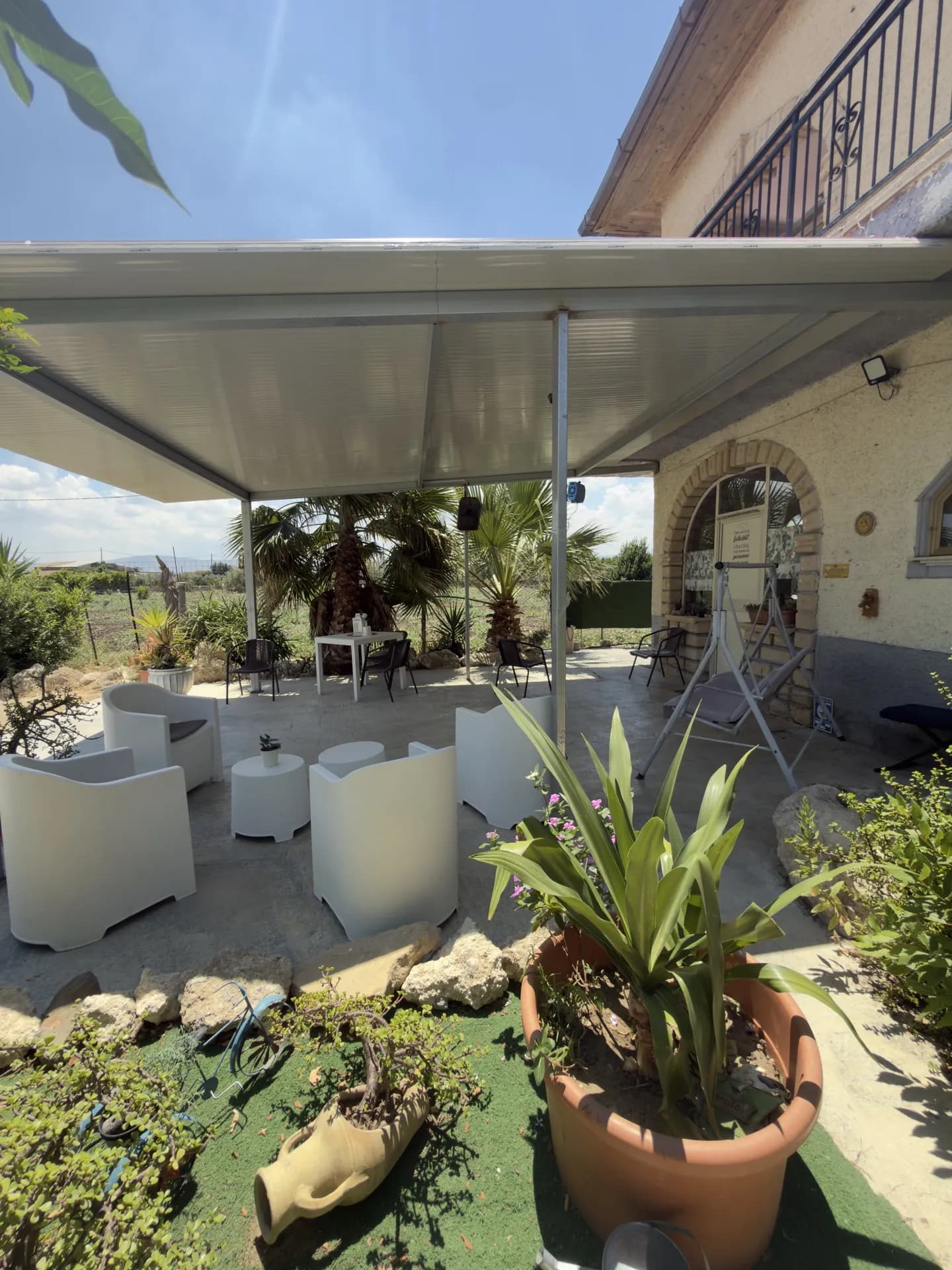 Il giardino e gli spazi all'aperto della struttura